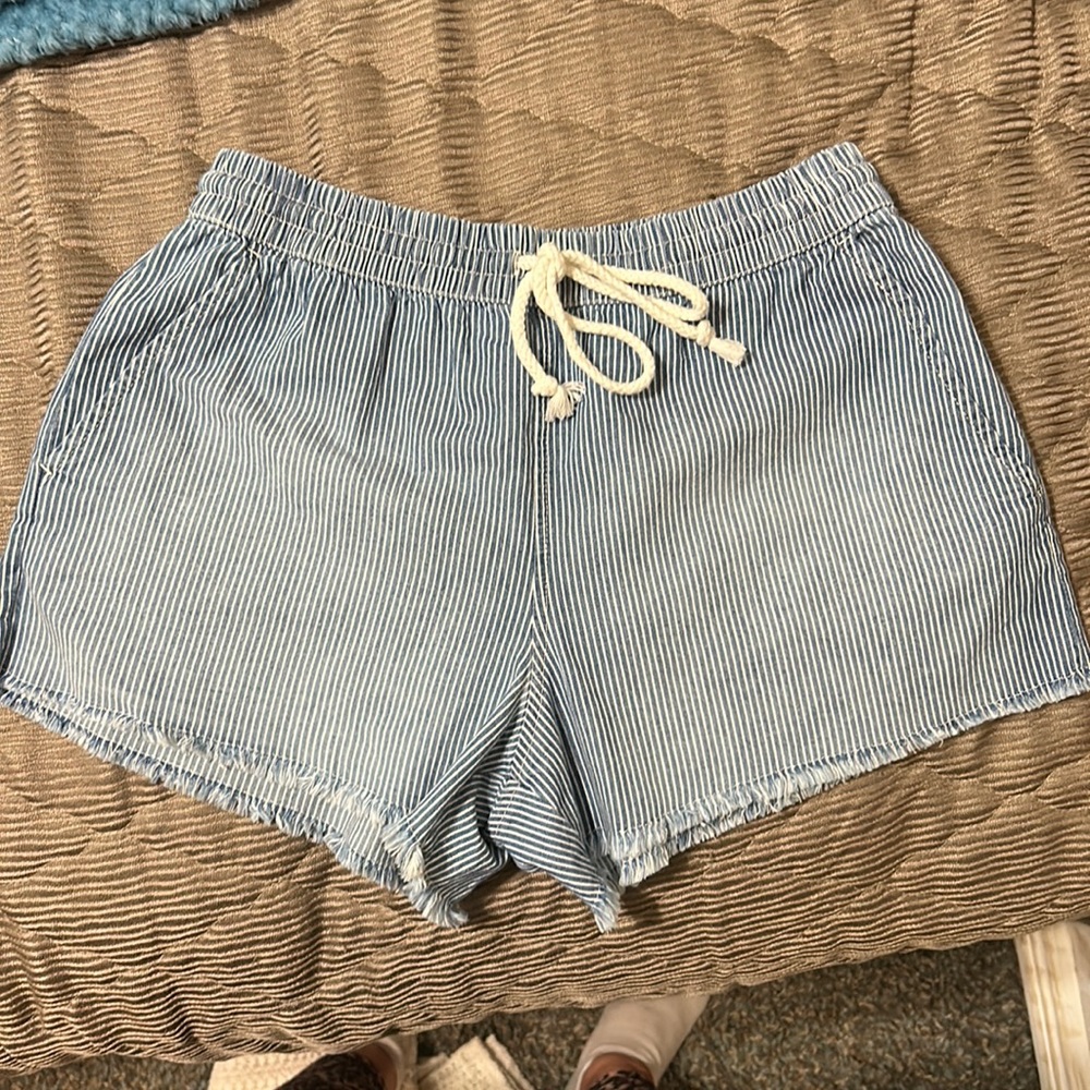 aerie blue striped shorts